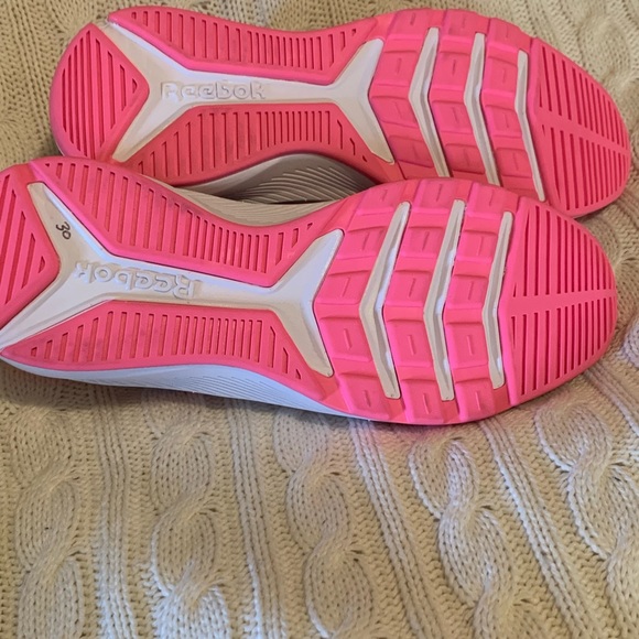 Pink and blue Reebok’s - Picture 4 of 4